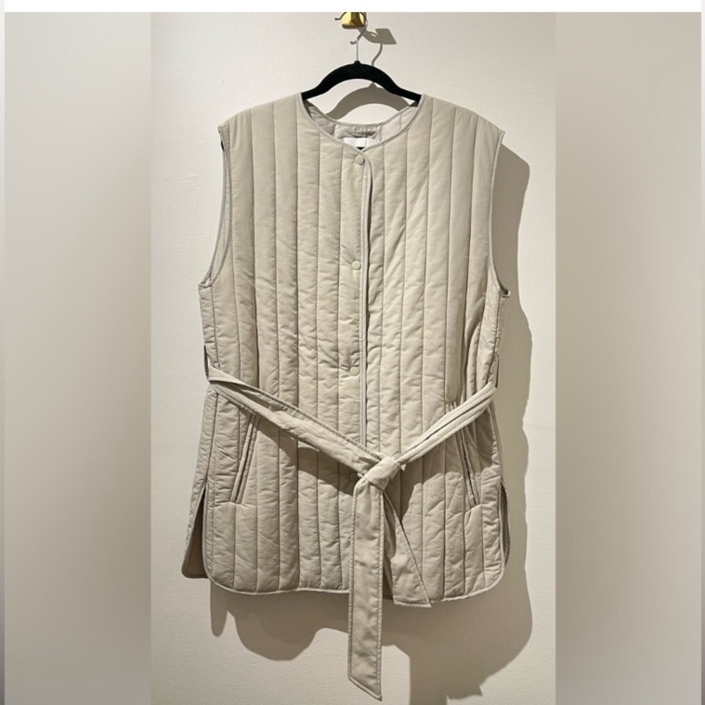 H&M • Oversized Cream Light Beige Quilted & Belted Vest - Picture 3 of 10